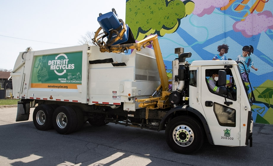 DPW's Commercial Recycling Truck